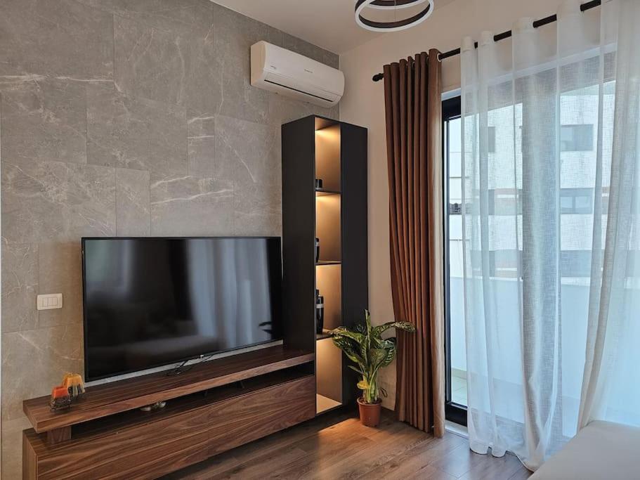 Deluxe Flat With Garden_Tirana Apartment Exterior photo