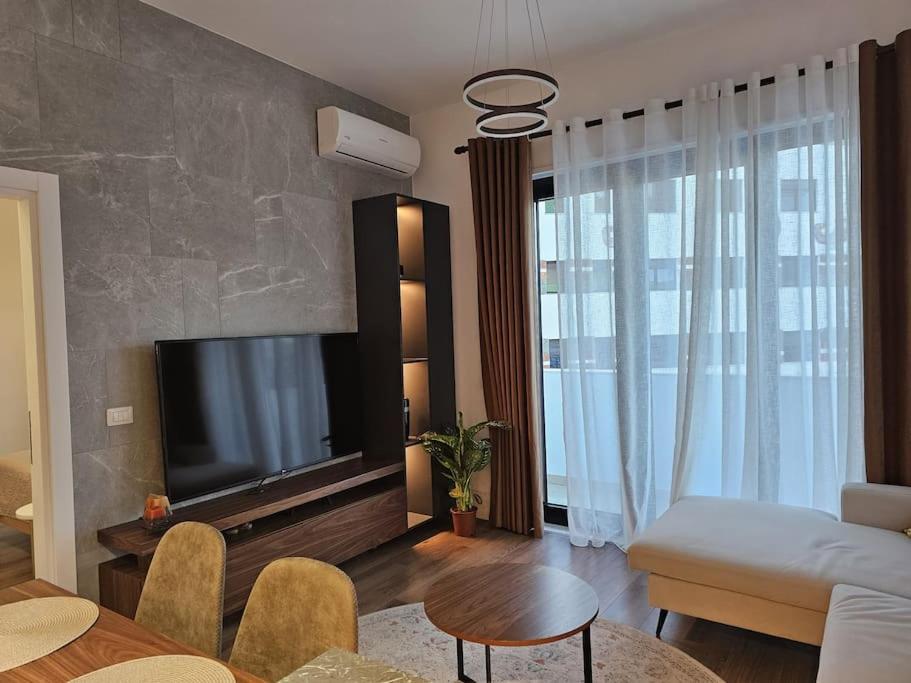 Deluxe Flat With Garden_Tirana Apartment Exterior photo